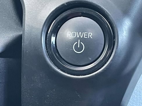 Used 2025 Toyota Sienna XLE image 37