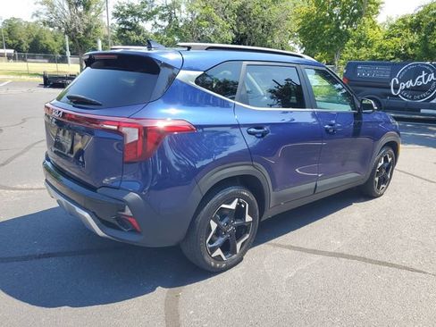 Used 2024 Kia Seltos EX FWD image 4
