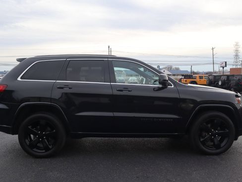 Used 2015 Jeep Grand Cherokee Altitude image 6