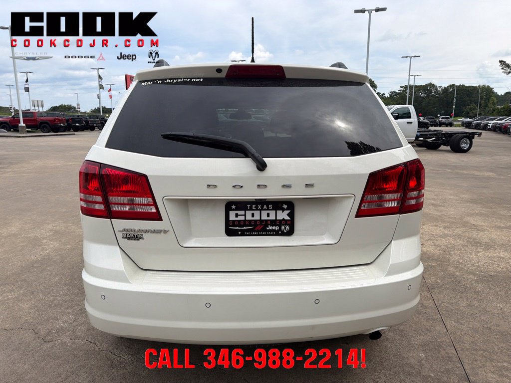 Used 2020 Dodge Journey SE w/ Blacktop Package FWD image 4