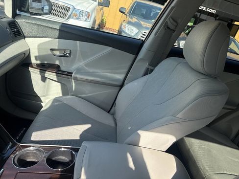 Used 2011 Toyota Venza FWD image 15