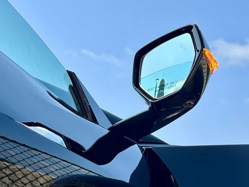 Used 2022 Chevrolet Corvette Stingray Preferred Cpe w/ Z51 Performance Package RWD image 17