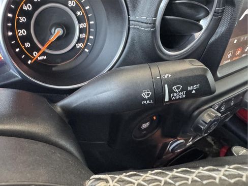 Used 2020 Jeep Gladiator Overland AWD/4WD image 16