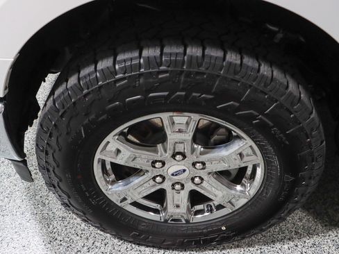 Used 2023 Ford F150 Lariat image 11