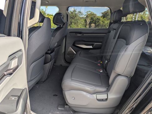 New 2026 Kia EV9 Light image 17