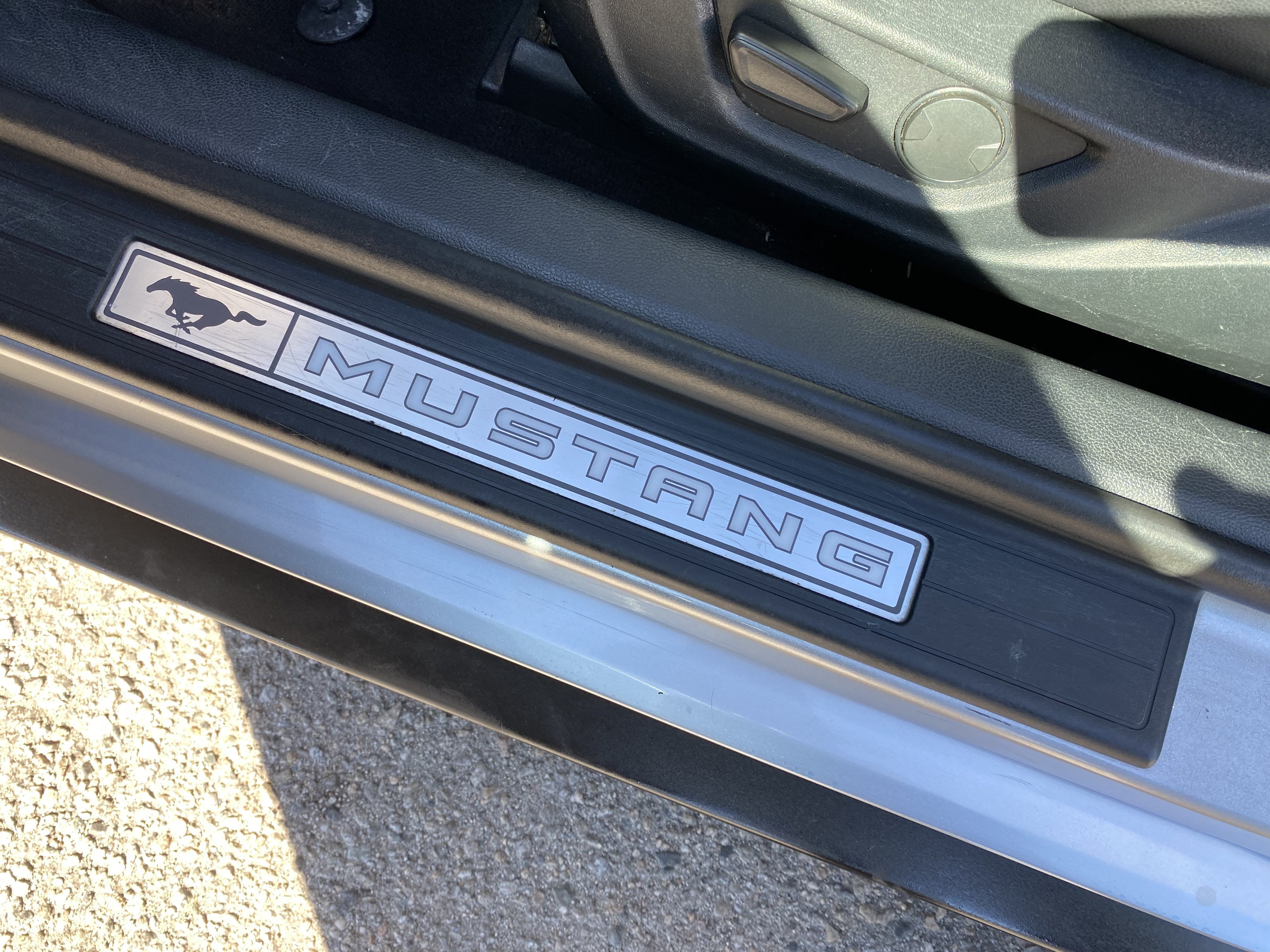 Used 2020 Ford Mustang Premium RWD image 20