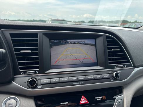 Used 2018 Hyundai Elantra Value Edition FWD image 16