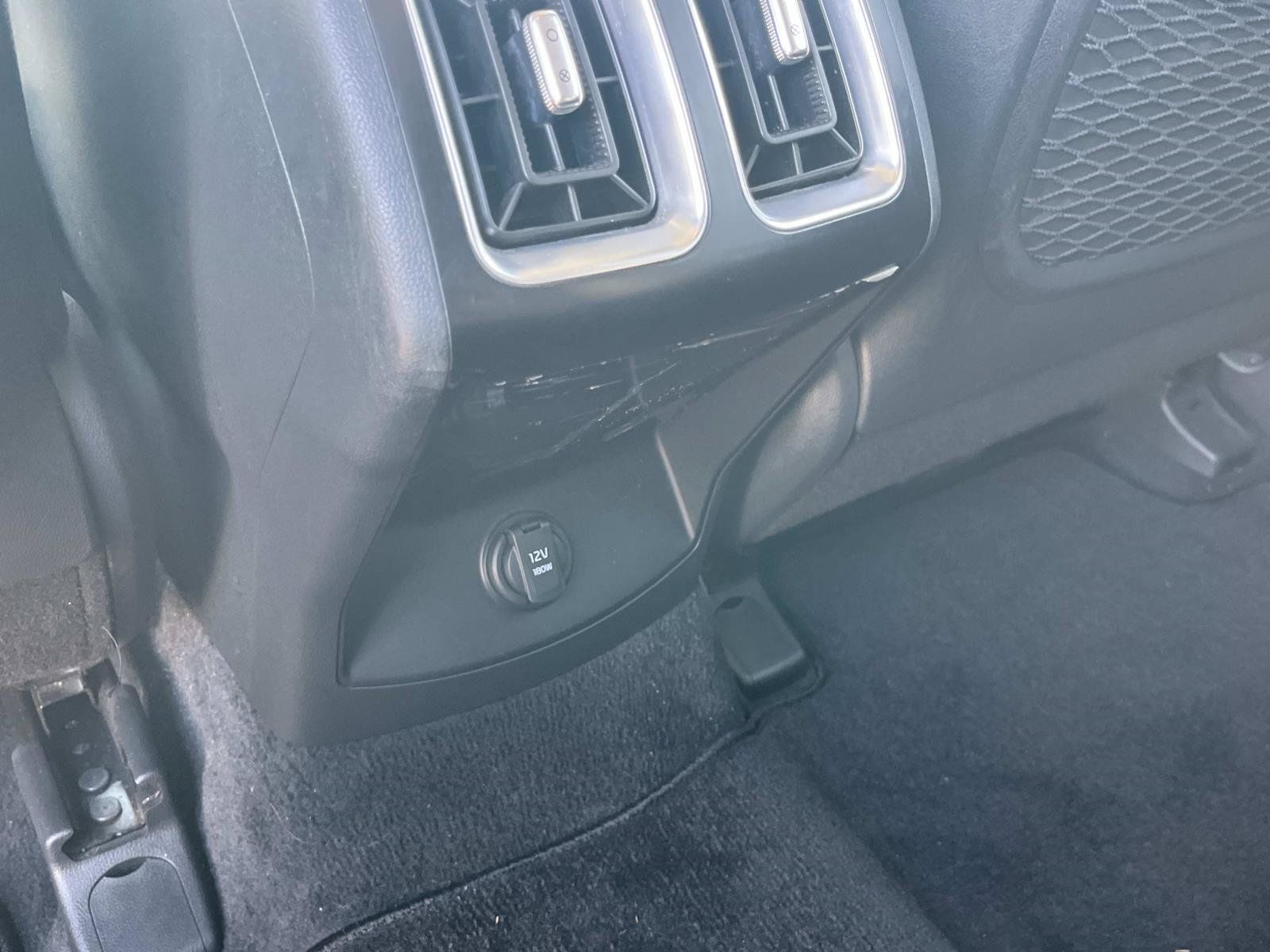 Used 2025 Kia Sorento LX FWD image 17