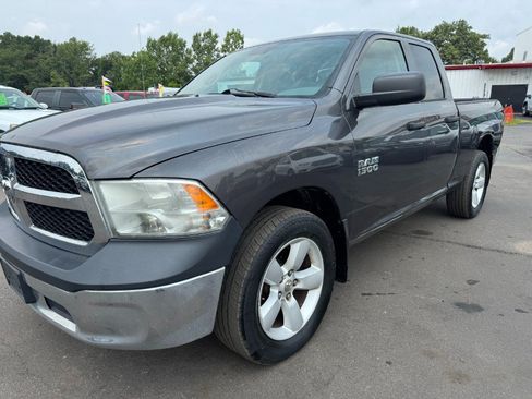 Used 2014 RAM 1500 ST w/ SXT Appearance Group AWD/4WD image 9