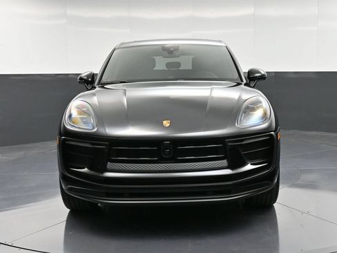 Certified 2026 Porsche Macan AWD/4WD image 11
