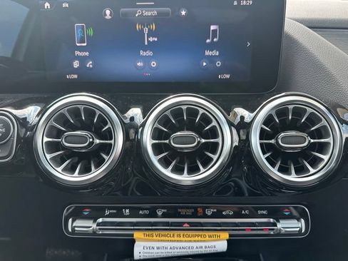 New 2026 Mercedes-Benz GLA 250 4MATIC image 33