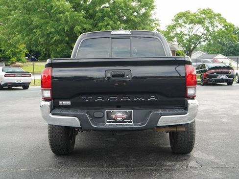Used 2022 Toyota Tacoma SR5 RWD image 18