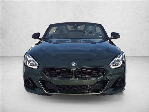 Used 2025 BMW Z4 M40i w/ Edition RWD image 2