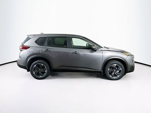 Used 2024 Nissan Rogue SV image 10