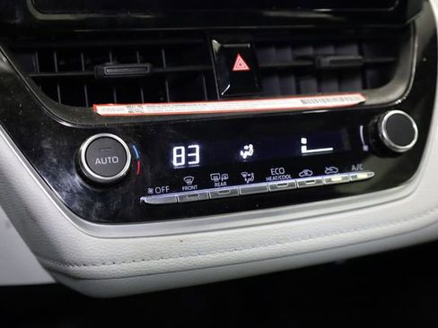 Used 2025 Toyota Corolla SE image 23