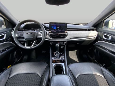 Used 2024 Jeep Compass Latitude AWD/4WD image 15