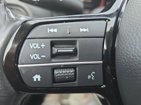 Used 2023 Honda HR-V EX-L image 15