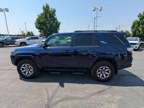 Used 2020 Toyota 4Runner TRD Off-Road Premium AWD/4WD image 9
