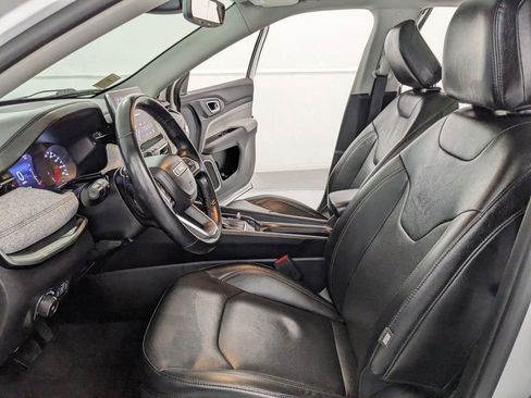 Used 2022 Jeep Compass Latitude w/ Sun and Sound Group AWD/4WD image 20