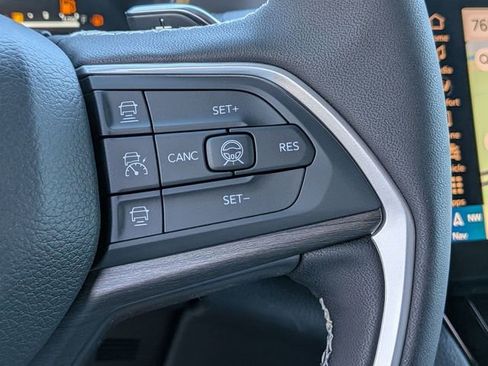 New 2026 Jeep Grand Cherokee Limited AWD/4WD image 17