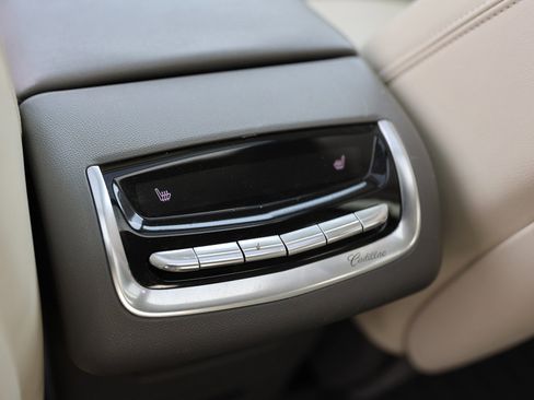 Used 2024 Cadillac XT6 Premium Luxury image 24