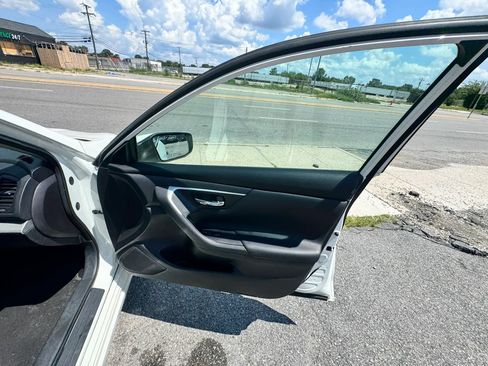 Used 2016 Nissan Altima 2.5 S w/ Power Driver Seat Package FWD image 14