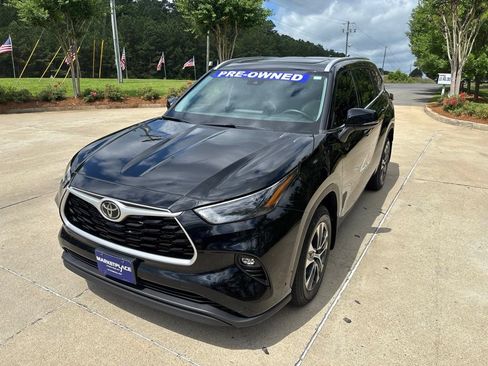 Used 2022 Toyota Highlander XLE FWD image 19