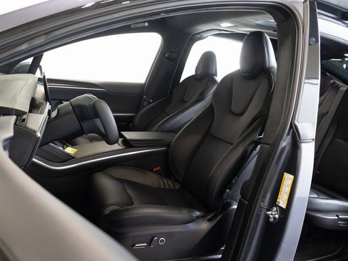 Used 2023 Tesla Model X image 19