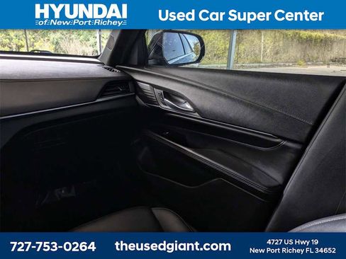Used 2021 Cadillac CT4 Luxury image 18