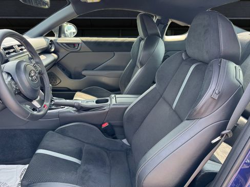 Used 2025 Toyota GR86 Premium w/ ALL Weather Mat Package (TMS) RWD image 2