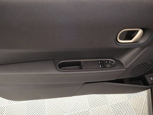 New 2025 MINI Cooper 2-Door Hardtop FWD image 15
