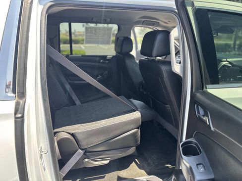 Used 2017 GMC Yukon XL SLT AWD/4WD image 30