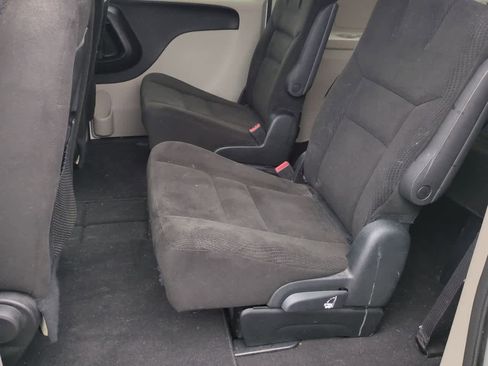 Used 2016 Dodge Grand Caravan SE w/ Quick Order Package 29E SE image 18