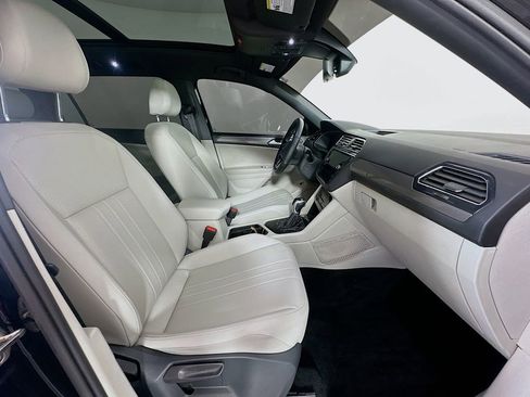 Used 2022 Volkswagen Tiguan SE R-Line FWD image 27