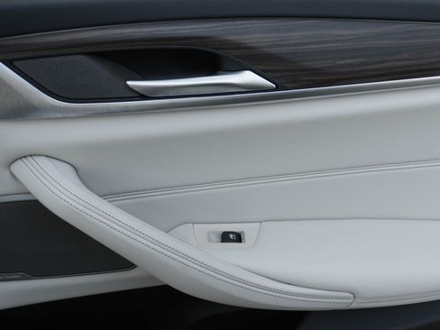 Certified 2023 BMW 540i w/ Premium Package image 33