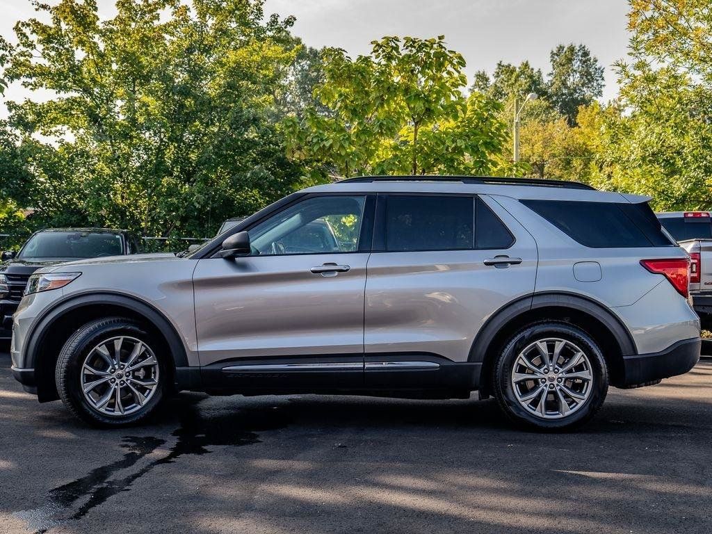Used 2020 Ford Explorer XLT w/ Equipment Group 202A AWD/4WD image 4