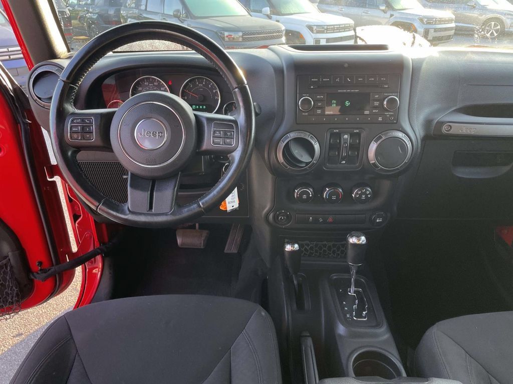 Used 2018 Jeep Wrangler Unlimited Sport S AWD/4WD image 4