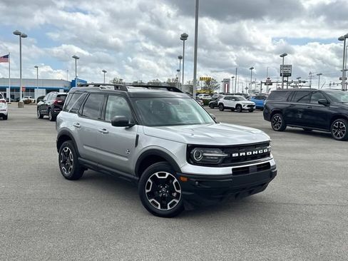 Used 2023 Ford Bronco Sport Outer Banks AWD/4WD image 2