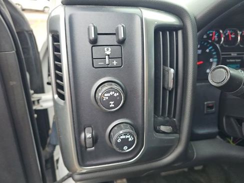 Used 2018 Chevrolet Silverado 1500 LT w/ Trailering Package AWD/4WD image 18