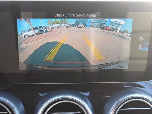 Used 2020 Mercedes-Benz GLC 300 4MATIC image 25