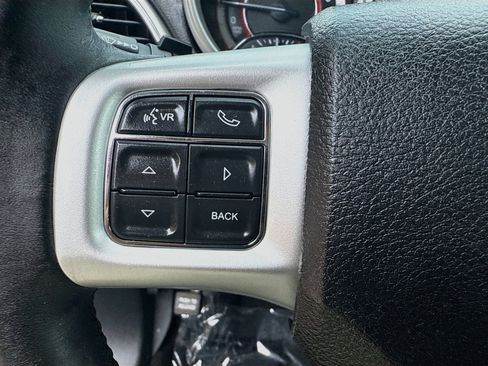 Used 2019 Dodge Journey SE w/ Connectivity Group FWD image 35