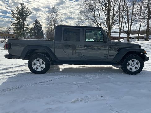 Used 2020 Jeep Gladiator Sport w/ Quick Order Package 24S image 2