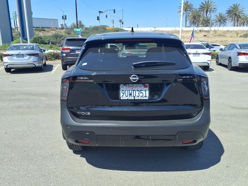 Certified 2025 Nissan Kicks SV FWD image 8