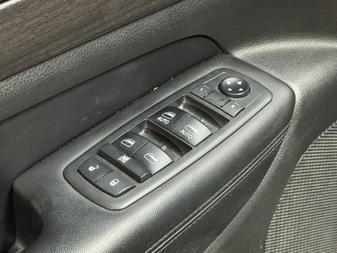 Used 2018 Jeep Grand Cherokee Altitude AWD/4WD image 27