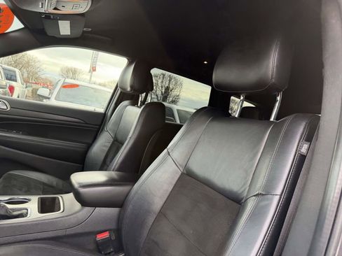 Used 2018 Jeep Grand Cherokee Altitude image 13