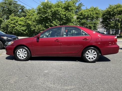 Used 2005 Toyota Camry FWD image 8