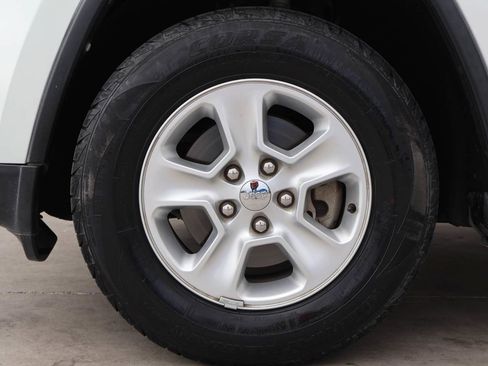 Used 2016 Jeep Grand Cherokee Laredo RWD image 6
