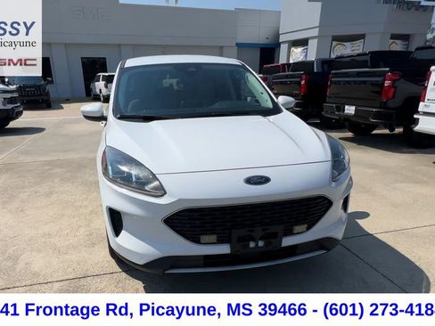 Used 2021 Ford Escape SE image 3