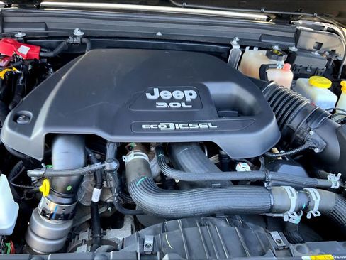 Used 2022 Jeep Wrangler Unlimited Sport image 30