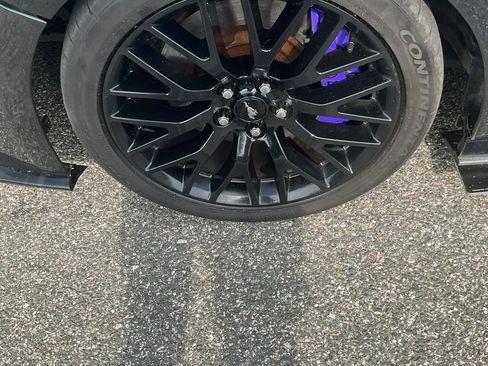 Used 2019 Ford Mustang GT Premium w/ GT Performance Package RWD image 9